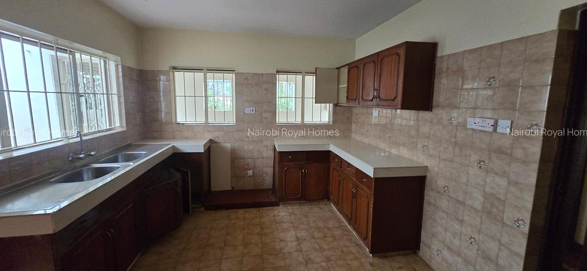 4 Bed Townhouse with En Suite at Peponi Road - 17