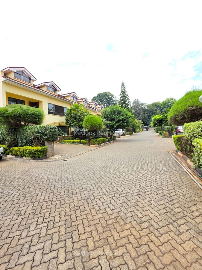 5 Bed Townhouse with En Suite at Gitanga Road - 3