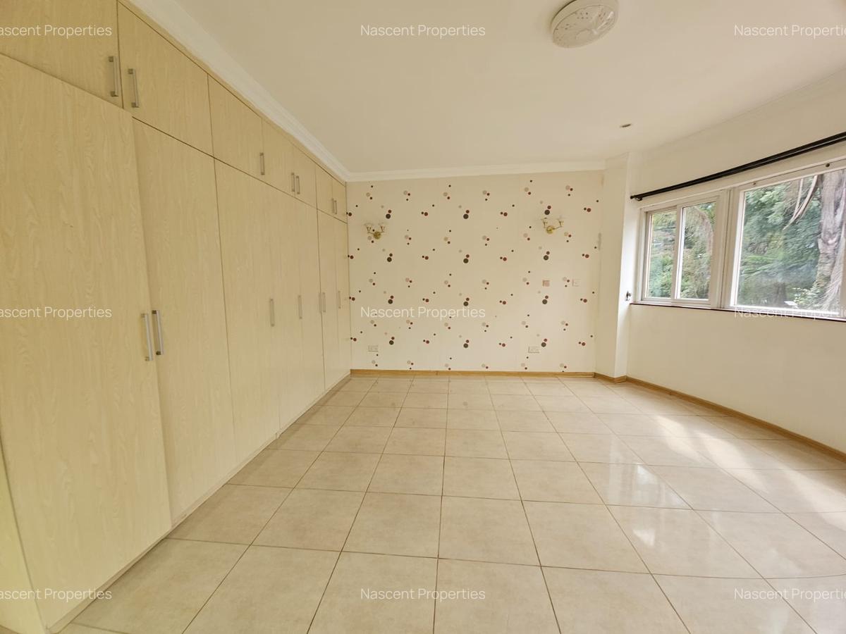 4 Bed Townhouse with En Suite in Riverside - 18