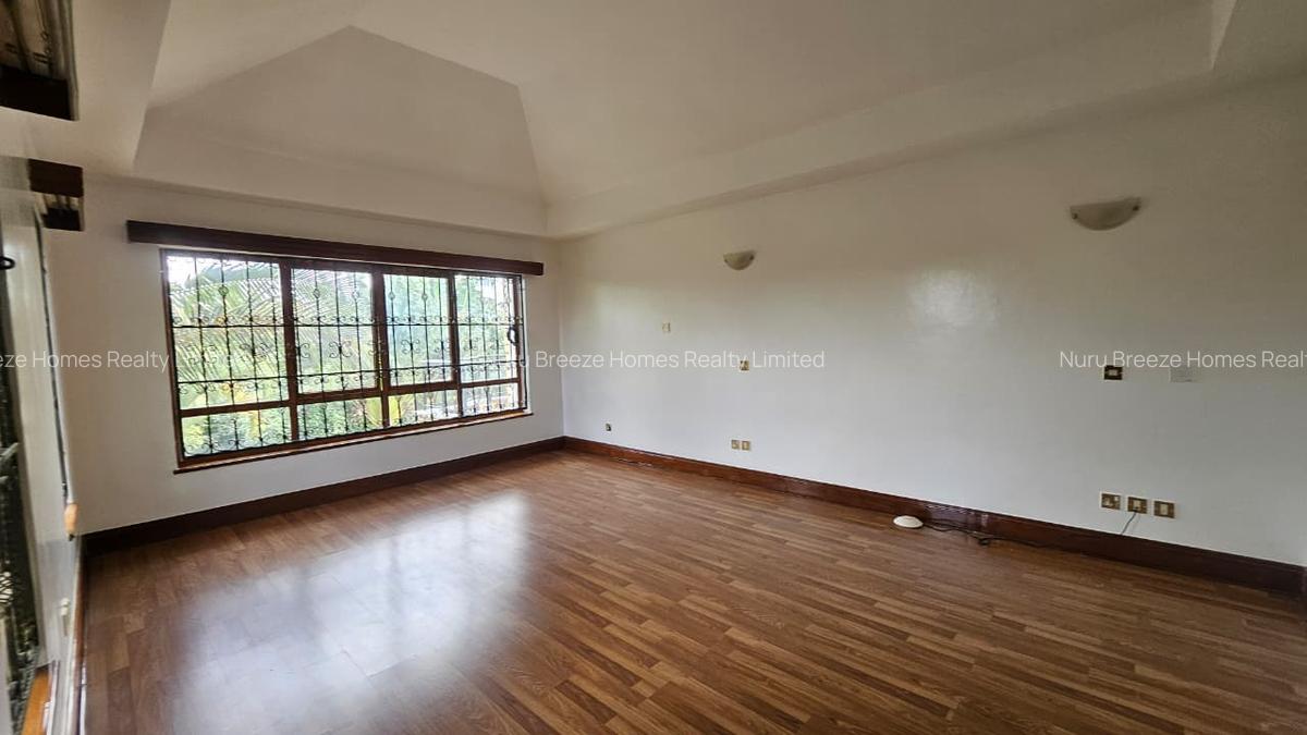 5 Bed House with En Suite in Runda - 15