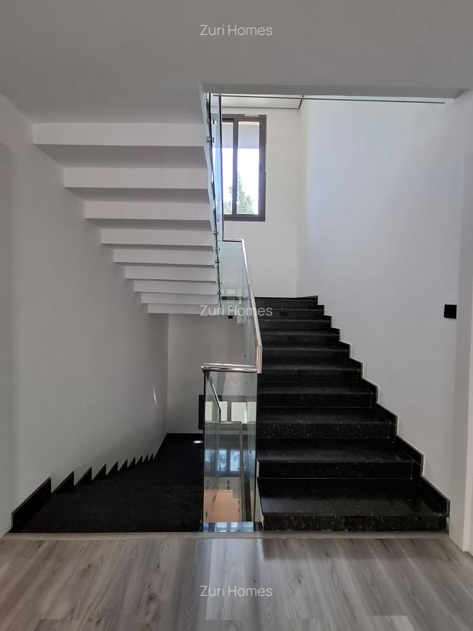 5 Bed Townhouse with En Suite in Lavington - 13