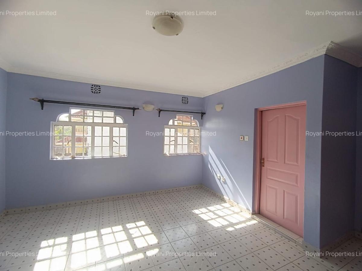 5 Bed House with En Suite in Membley - 8