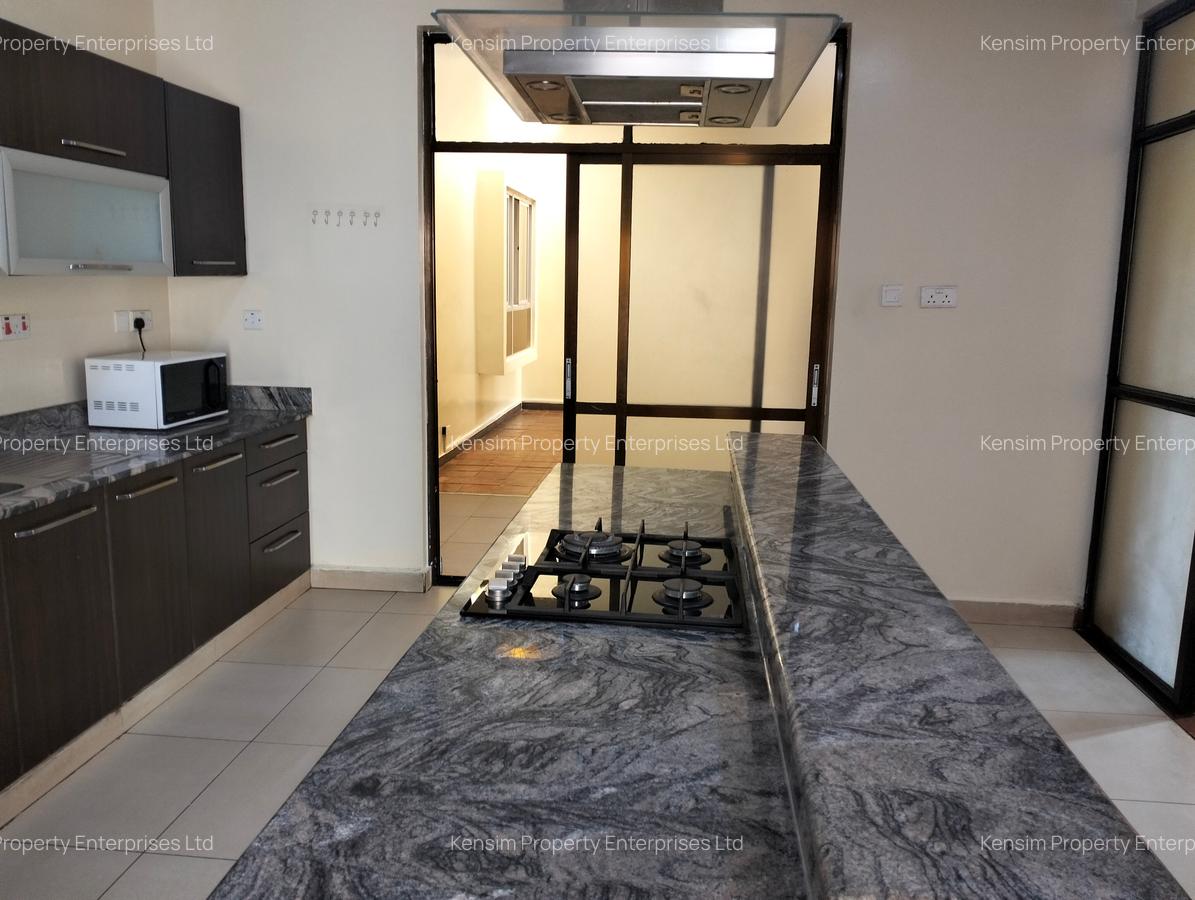 4 Bed Townhouse with En Suite in Lavington - 6