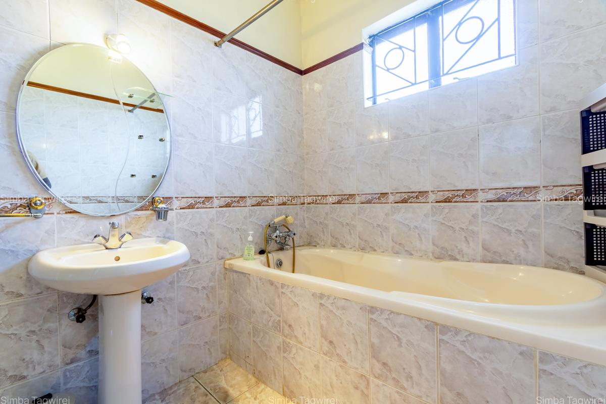 Serviced 3 Bed Apartment with En Suite at Durham Road - 11
