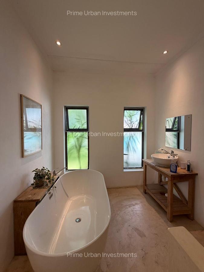 4 Bed House with En Suite at Watamu Beach - 3