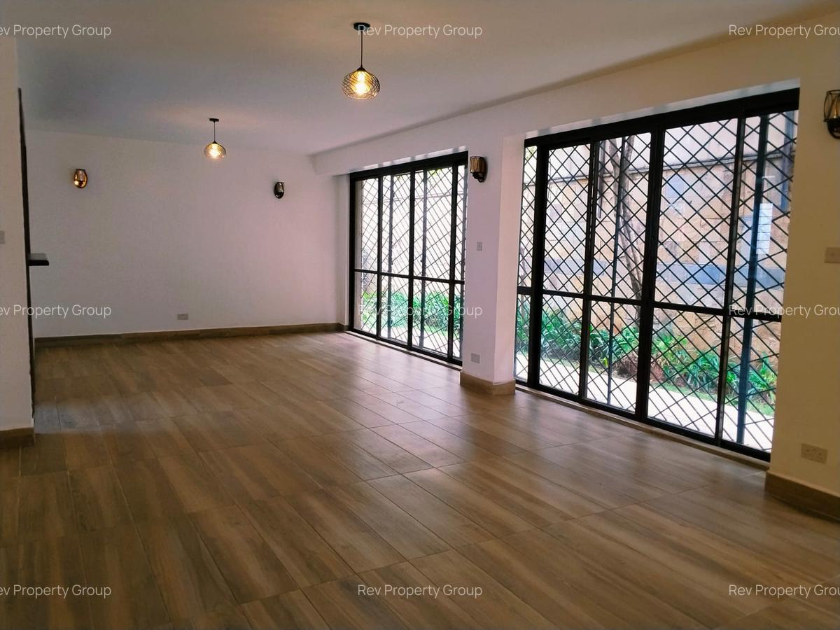 5 Bed Villa with En Suite in Lavington - 3
