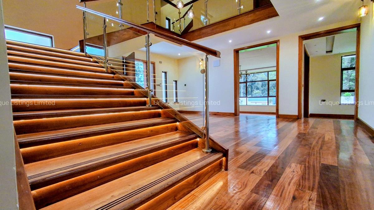 4 Bed House with En Suite in Rosslyn - 8