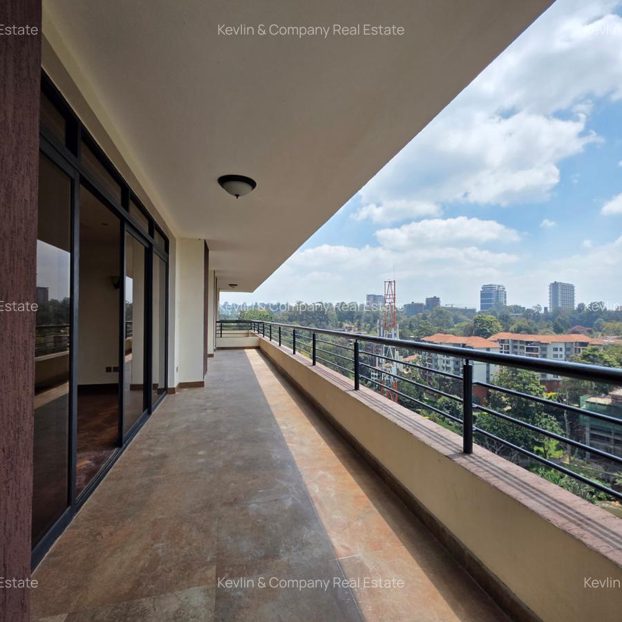 3 Bed Apartment with En Suite in Riverside - 1