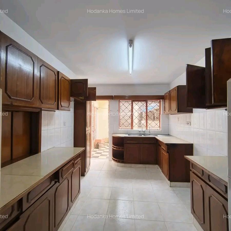4 Bed Townhouse with Swimming Pool in Kileleshwa - 1