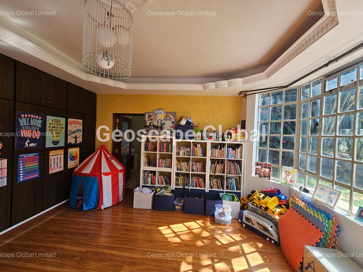 5 Bed House with En Suite in Nyari - 4