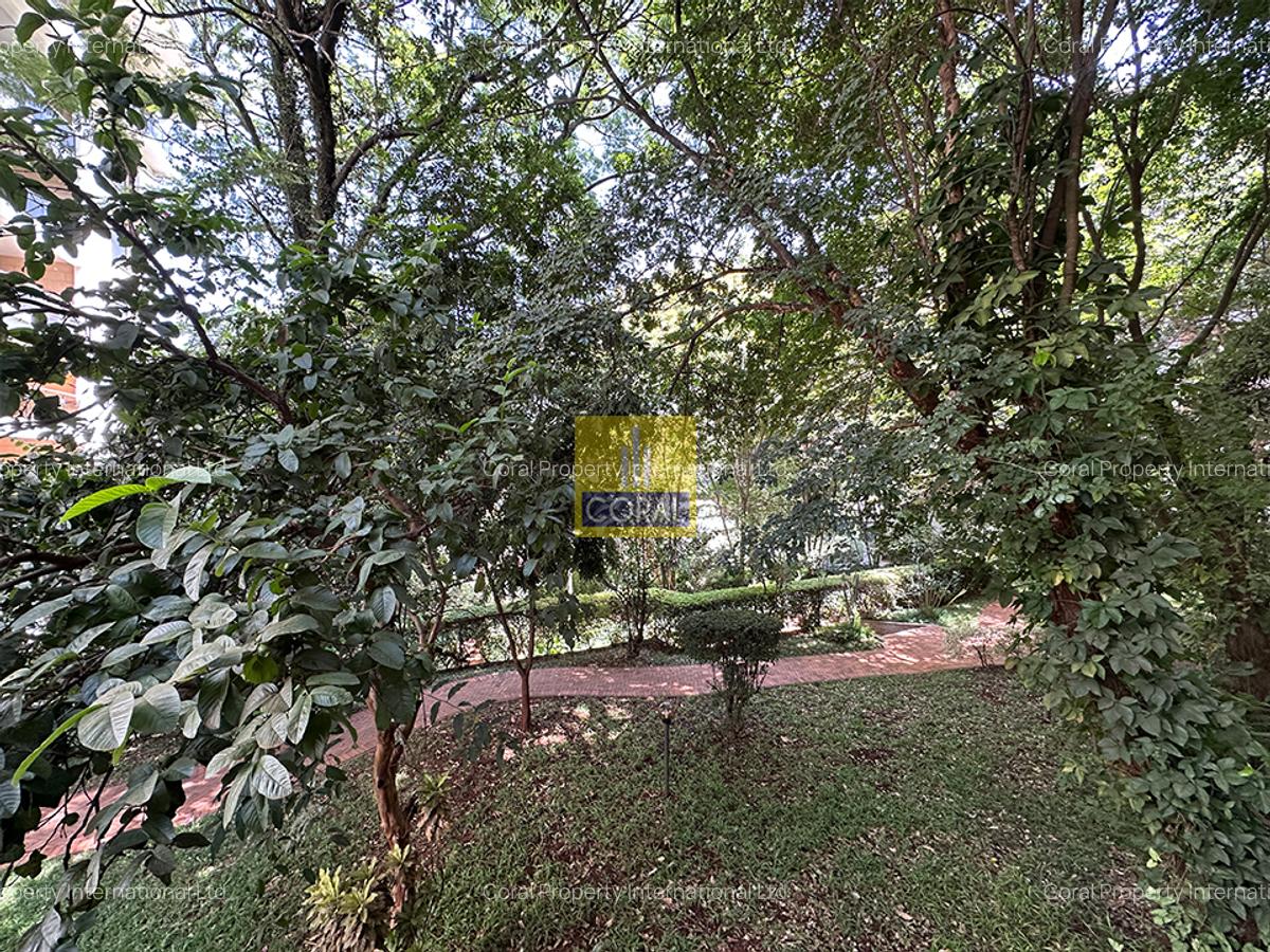 4 Bed Apartment in Riverside - 20