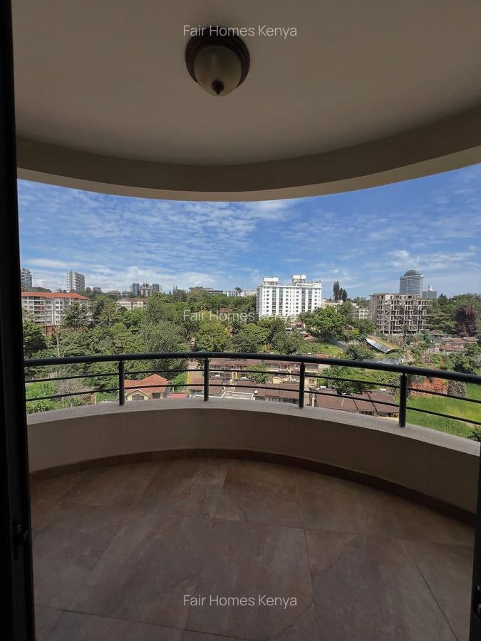 4 Bed Apartment with En Suite at Riverside Drive - 11