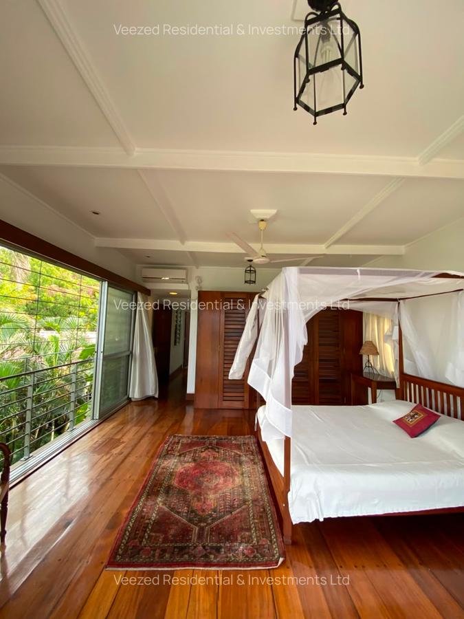 Serviced 3 Bed Apartment with En Suite in Nyali Area - 15