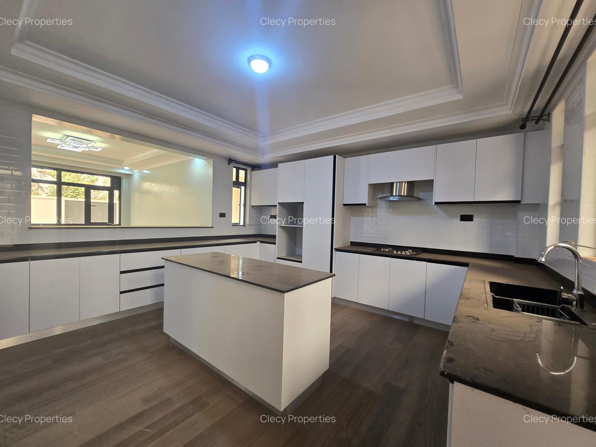 6 Bed House with En Suite at Kimbo - 7