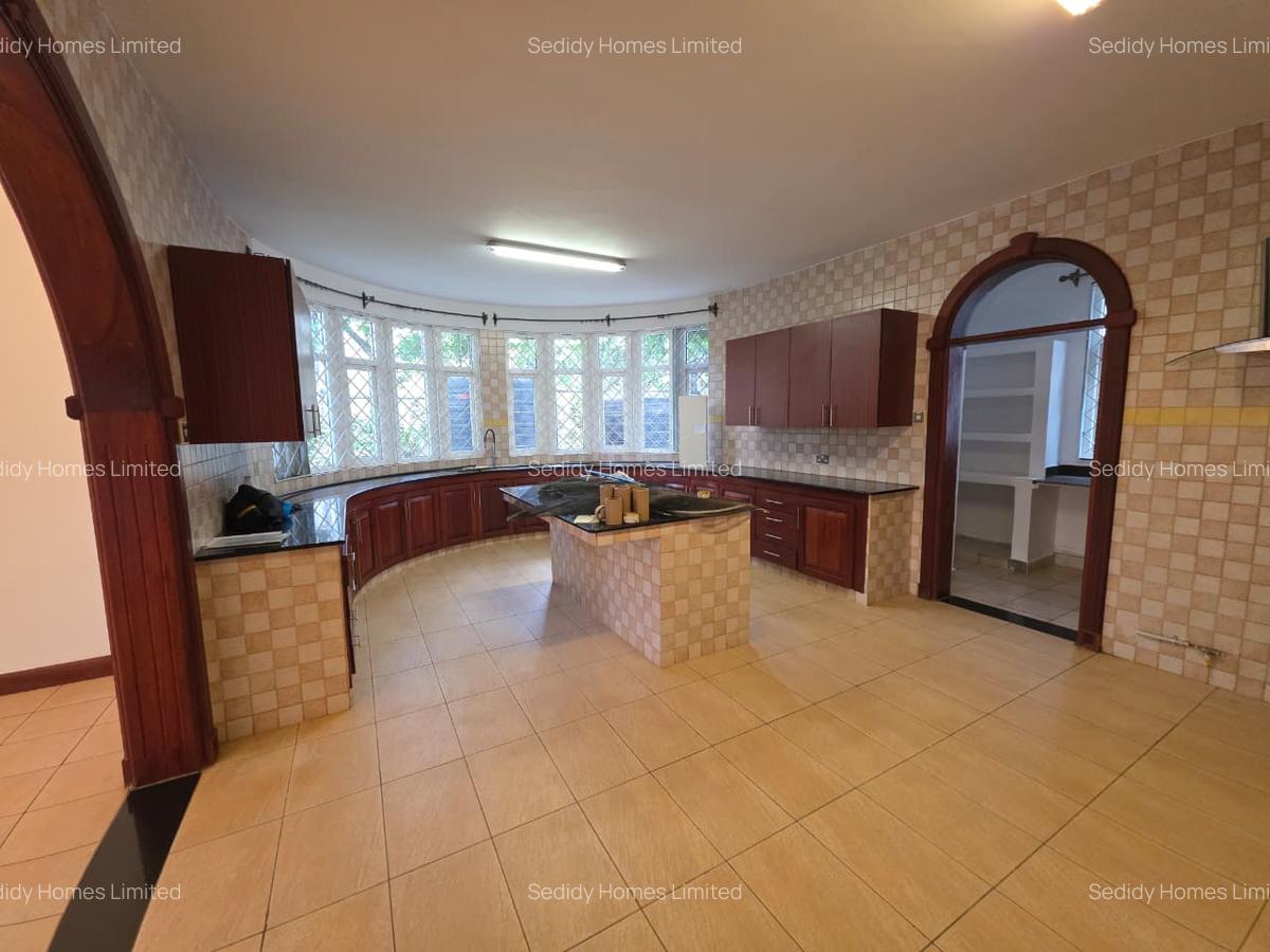 5 Bed Townhouse with Staff Quarters in Rosslyn - 5