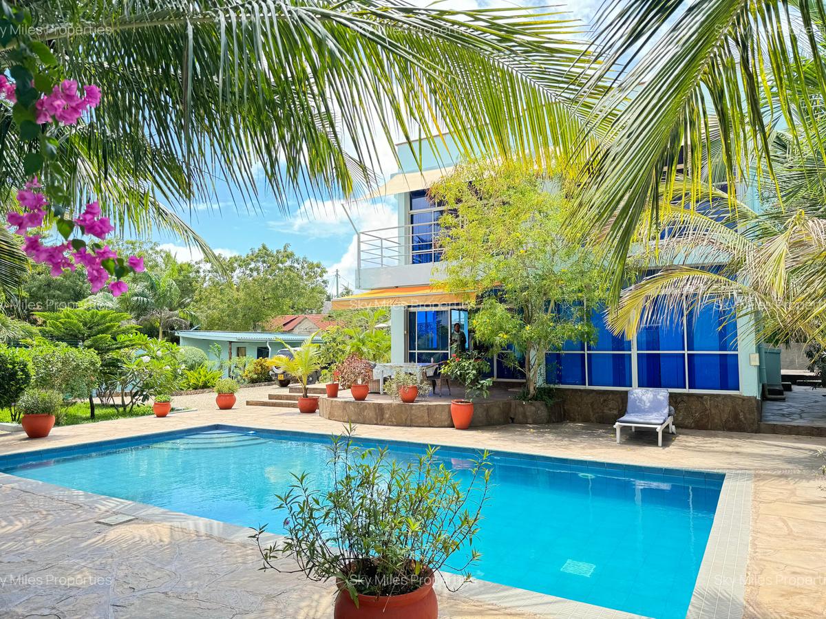 3 Bed Villa with En Suite at Diani Airport - 2
