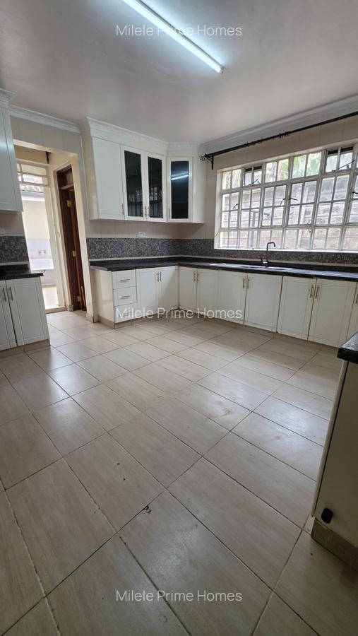 5 Bed Villa with En Suite in Lavington - 4