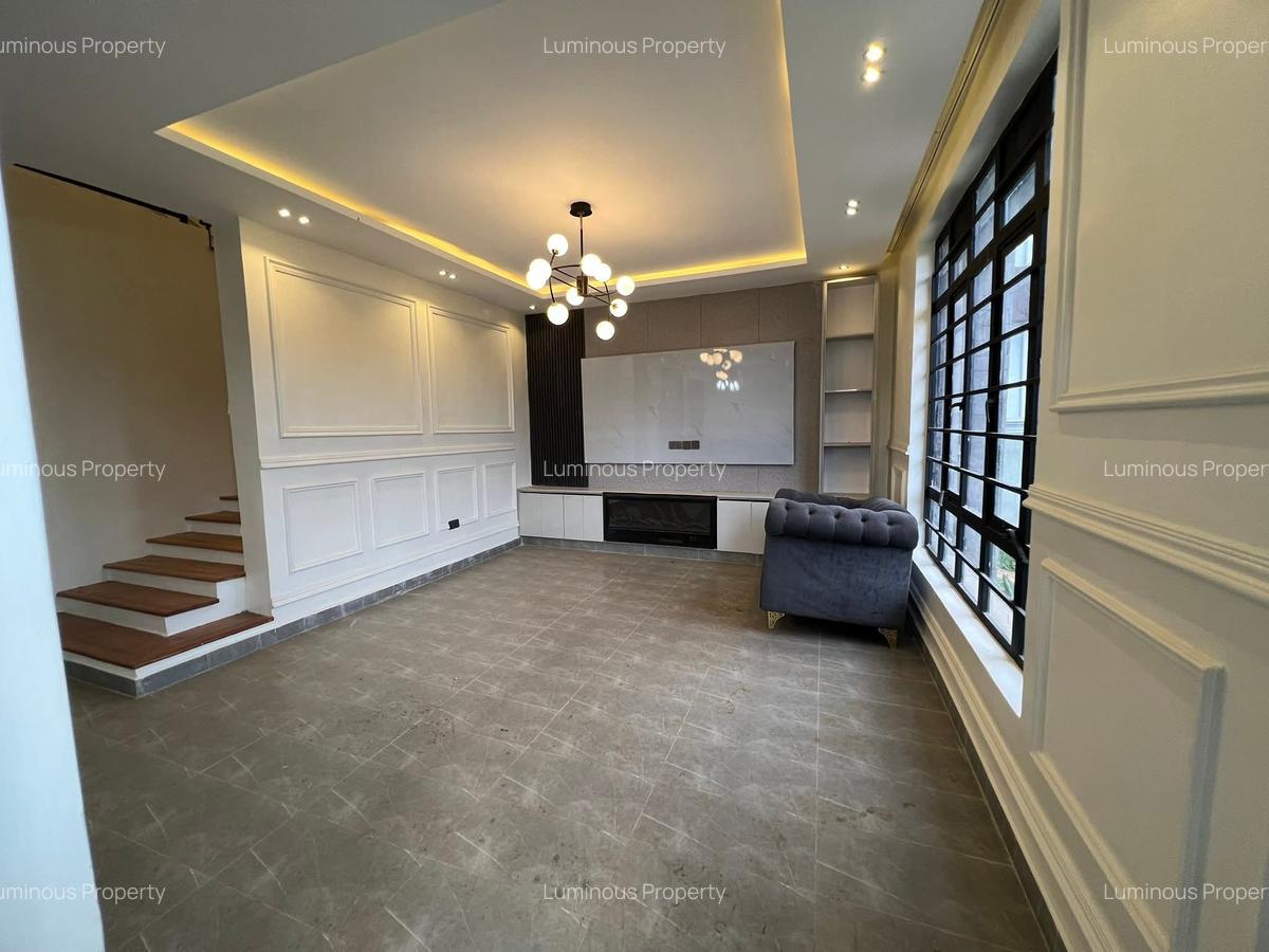 4 Bed House with En Suite at Membley - 2