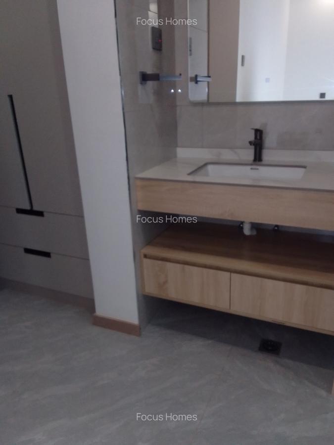 3 Bed Apartment with En Suite in Riverside - 13