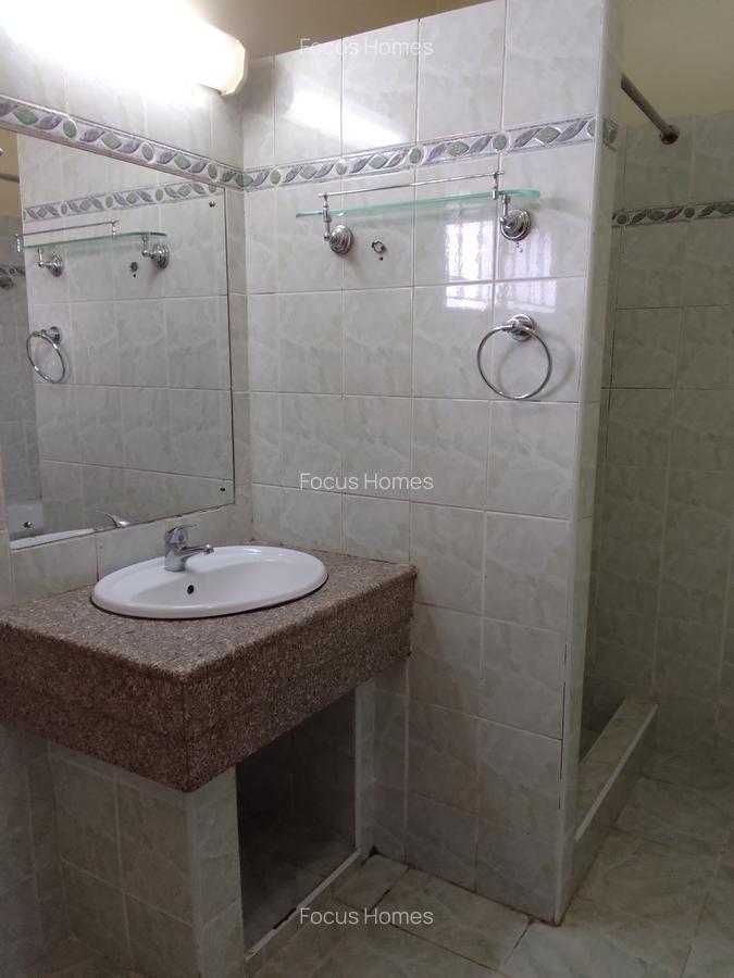 4 Bed Townhouse with En Suite in Lavington - 12