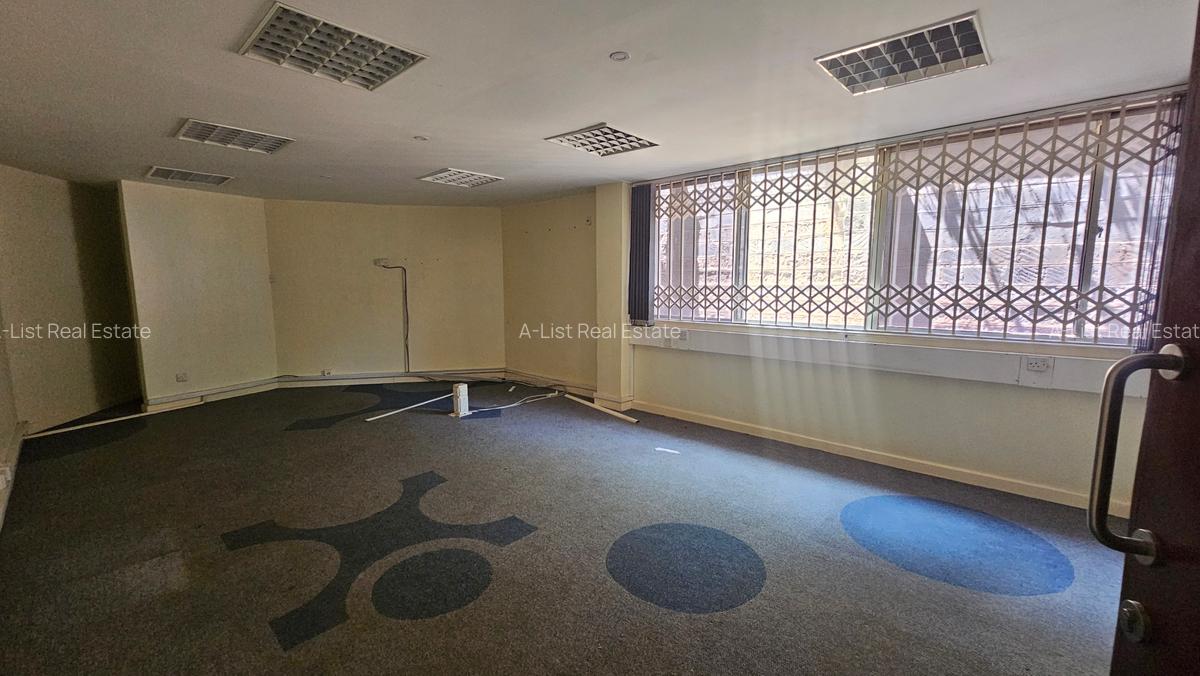 2,400 ft² Office with Service Charge Included at Peponi Road - 3