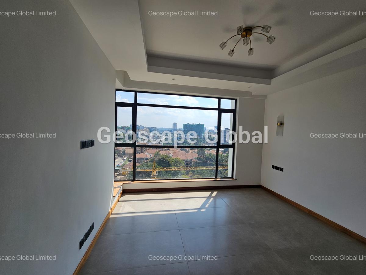 4 Bed Apartment with En Suite in Riverside - 2