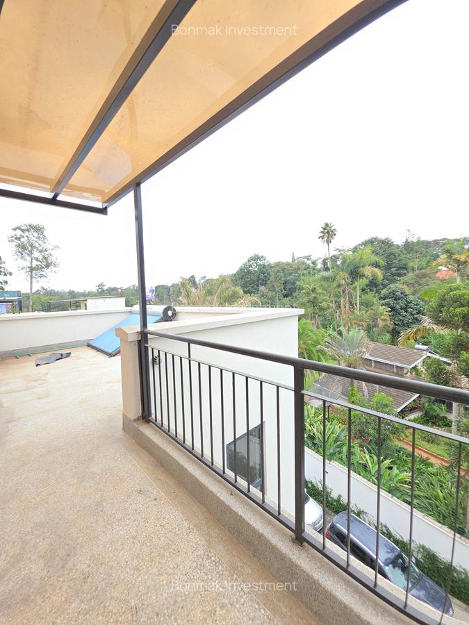 5 Bed Townhouse with En Suite at Lavington Green - 7
