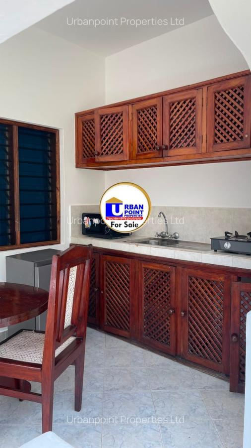 4 Bed House with En Suite in Watamu - 4