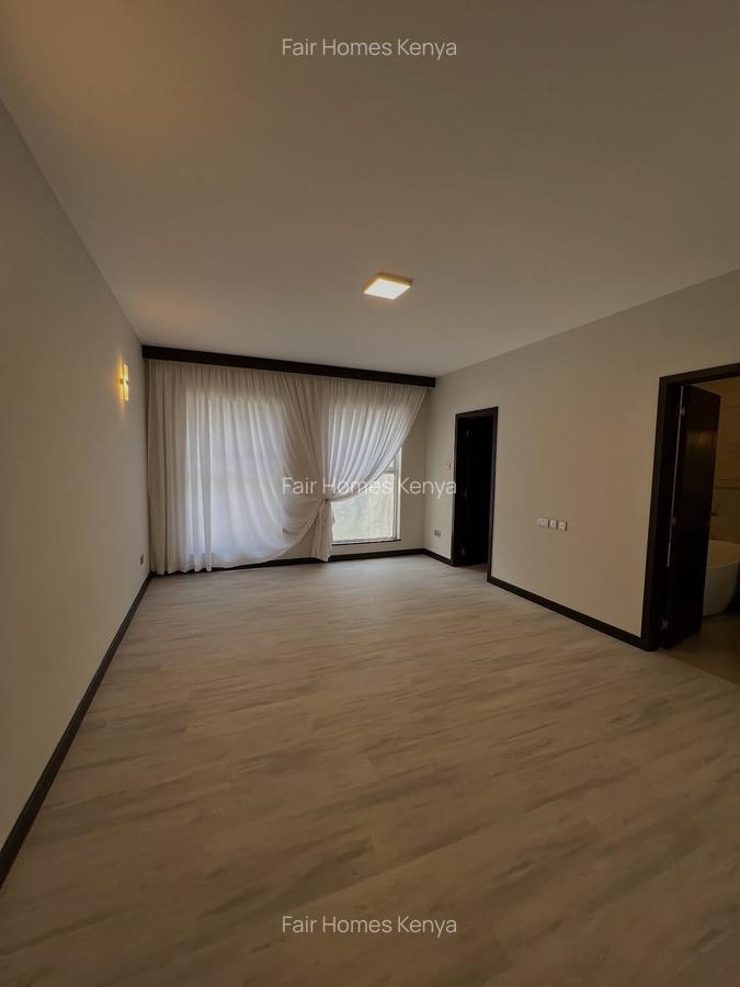 3 Bed Apartment with En Suite at Riverside Drive - 12