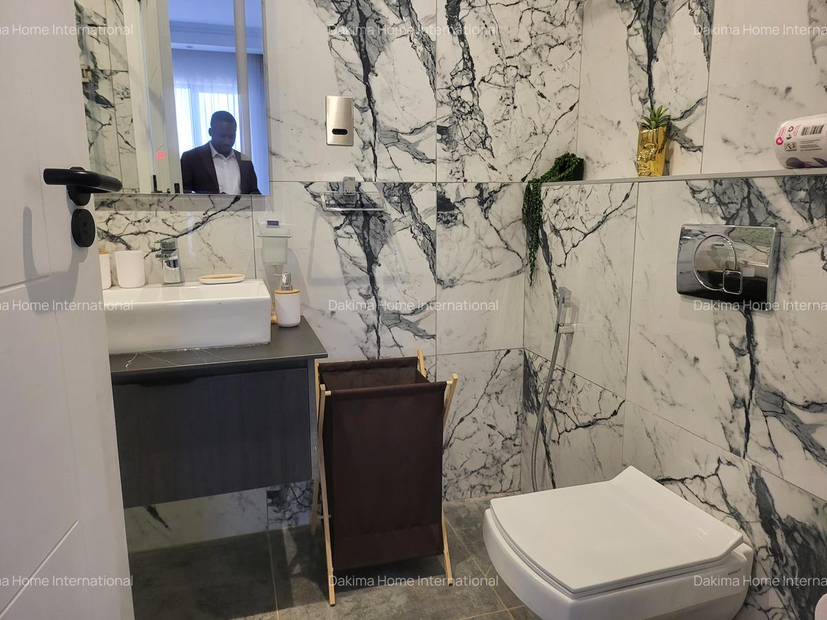 Serviced 1 Bed Apartment with En Suite in Brookside - 10