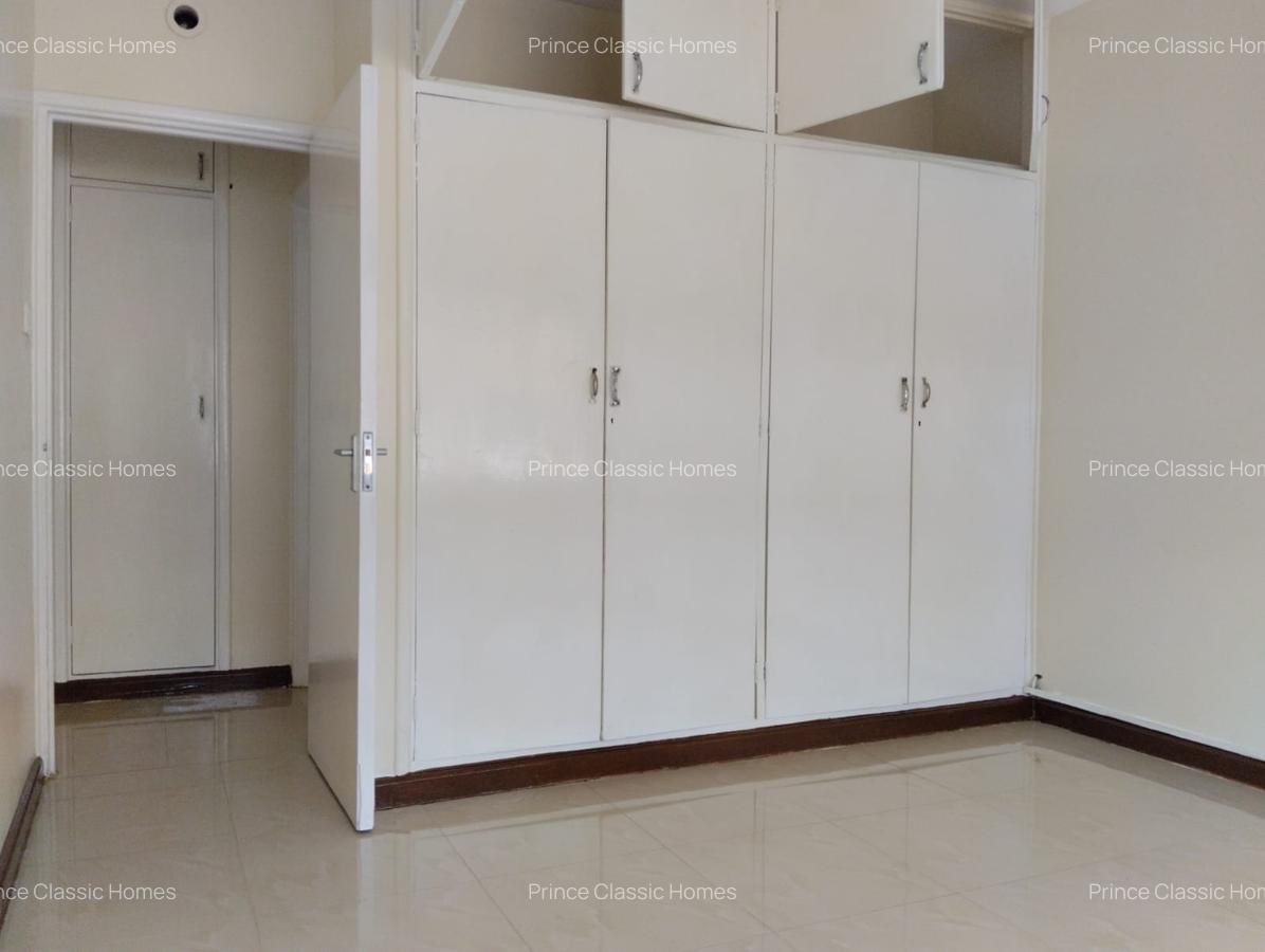 Commercial Property with Service Charge Included in Kilimani - 8