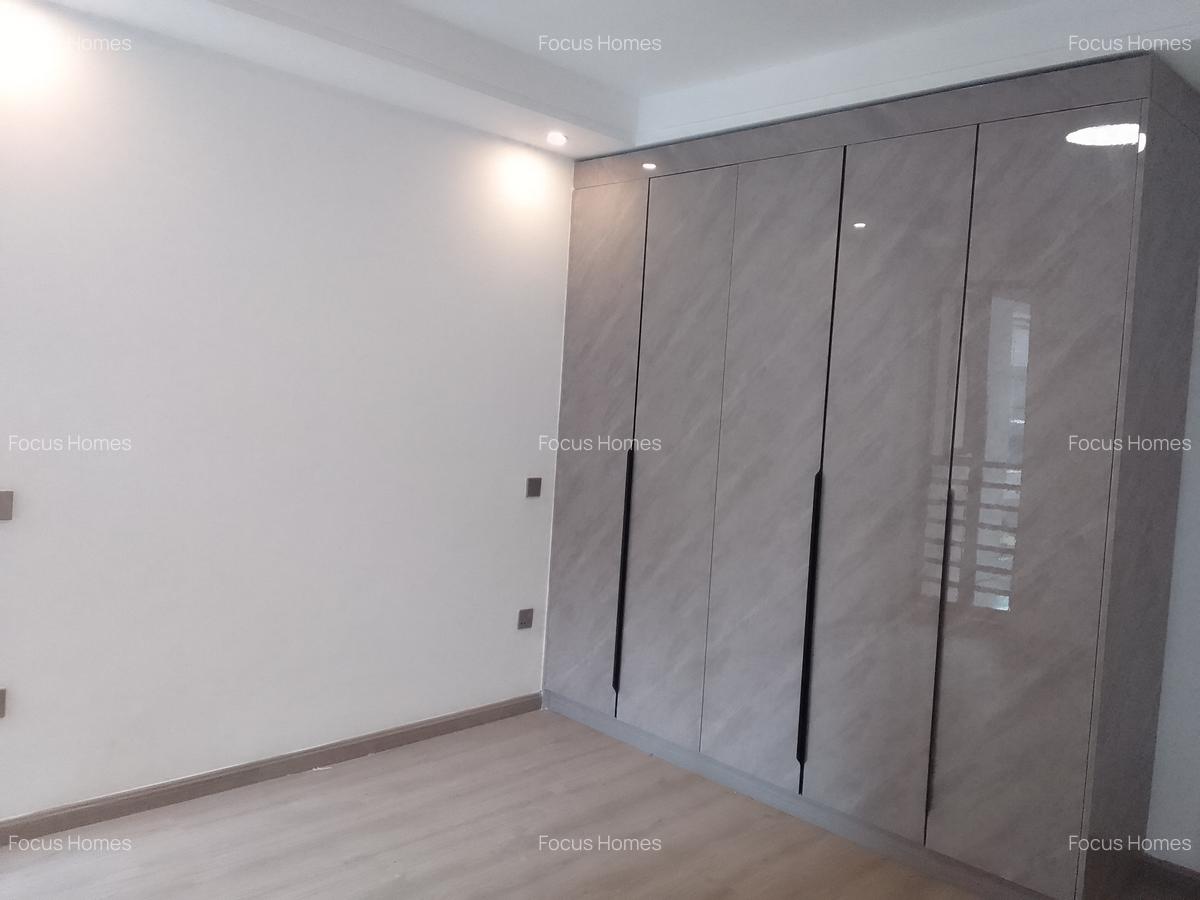 2 Bed Apartment with En Suite in Riverside - 9