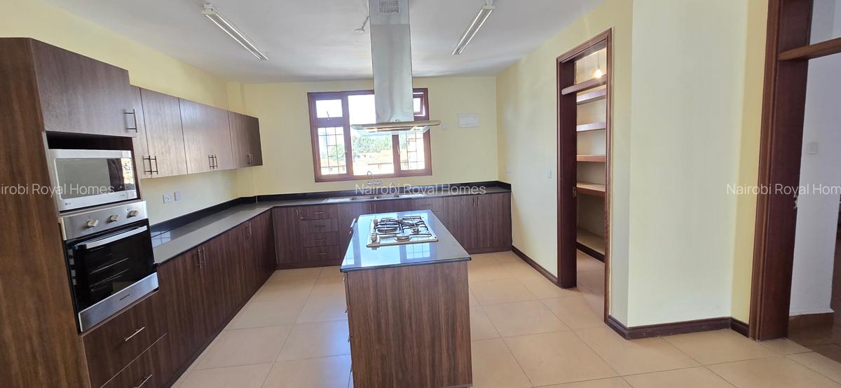 3 Bed Apartment with En Suite at Riverside - 20