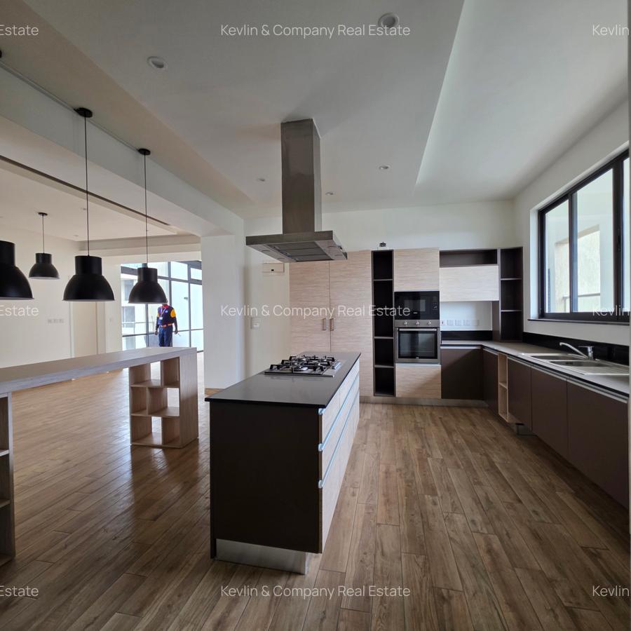 4 Bed Apartment with En Suite in Riverside - 7
