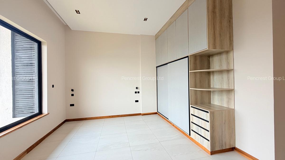 4 Bed Apartment with En Suite in Loresho - 3
