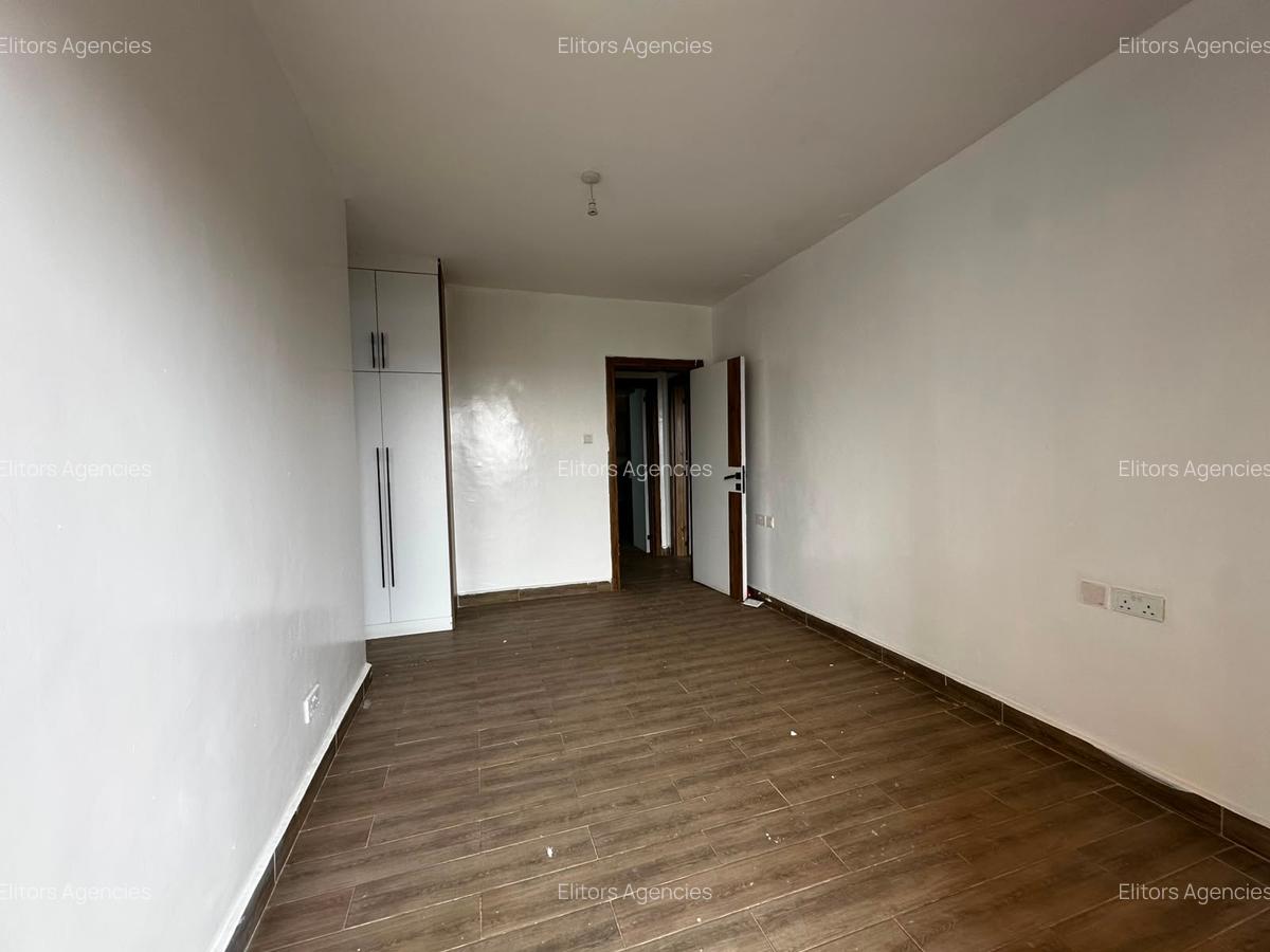 3 Bed Apartment with En Suite at 6Th Parklands Avenue - 16