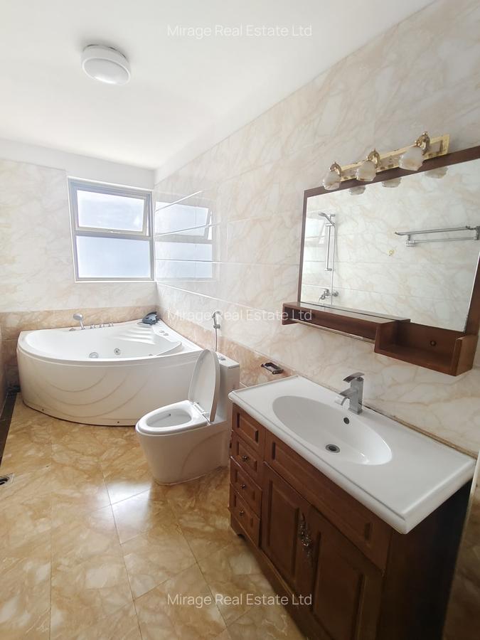 3 Bed Apartment with Swimming Pool in Kilimani - 13