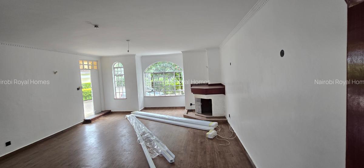 5 Bed Townhouse with En Suite at Off Convent Drive - 8