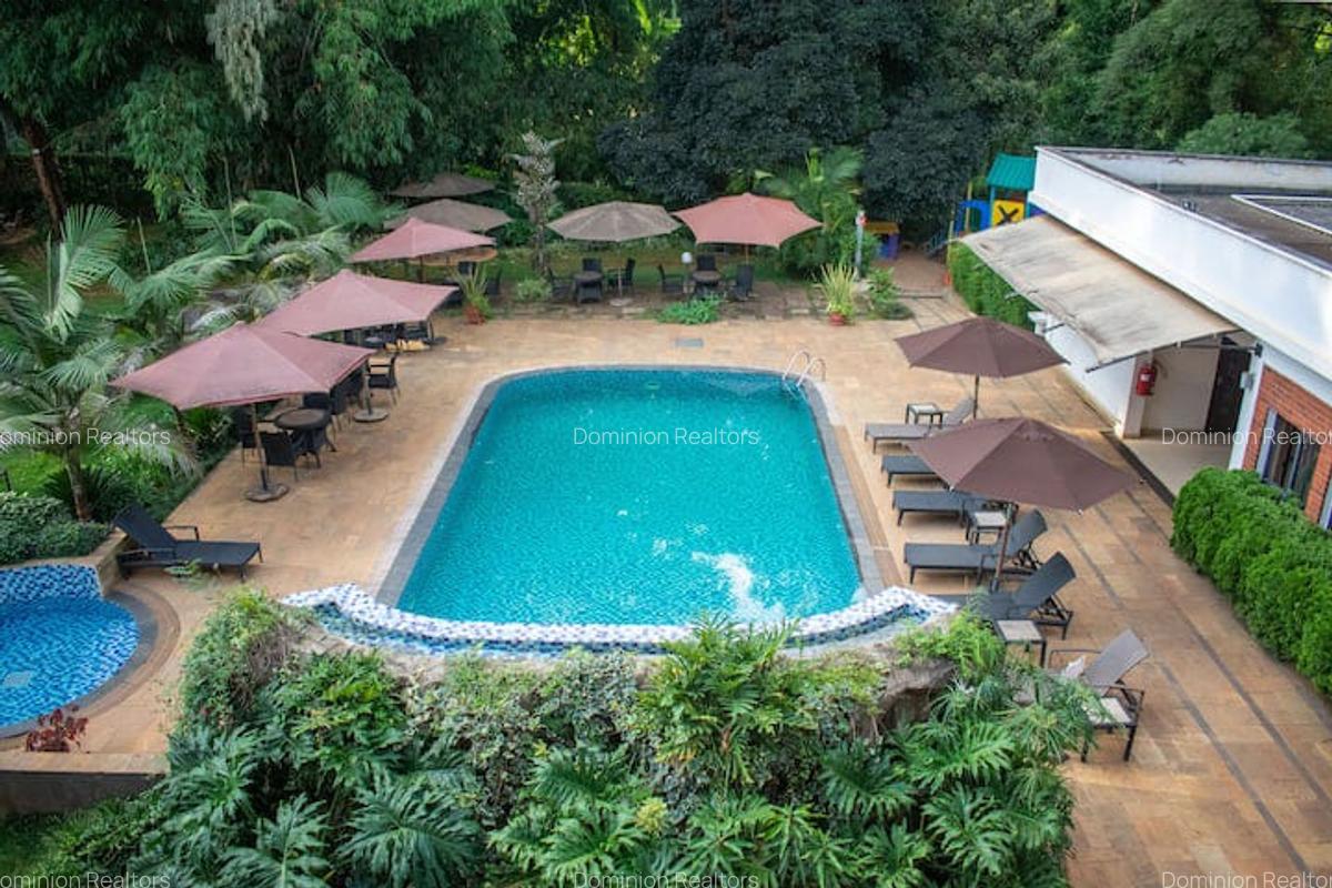 Serviced 1 Bed Apartment with En Suite at Kolobot Drive - 13