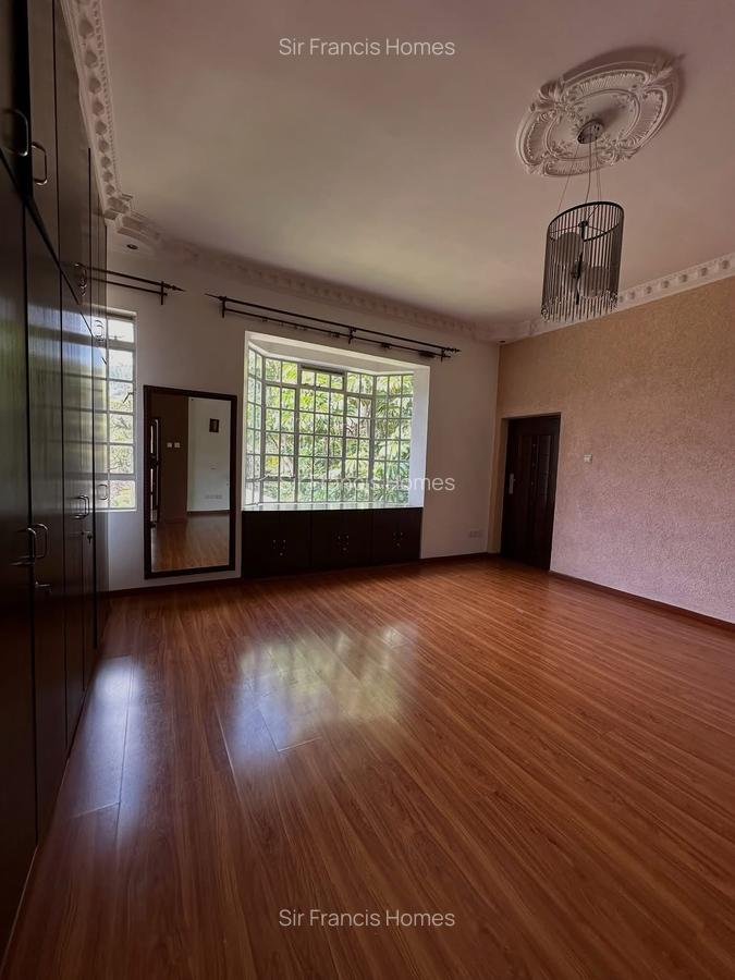 6 Bed House with En Suite at Nyari - 12