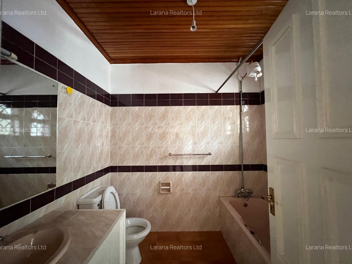4 Bed Townhouse with En Suite at Brookside - 17