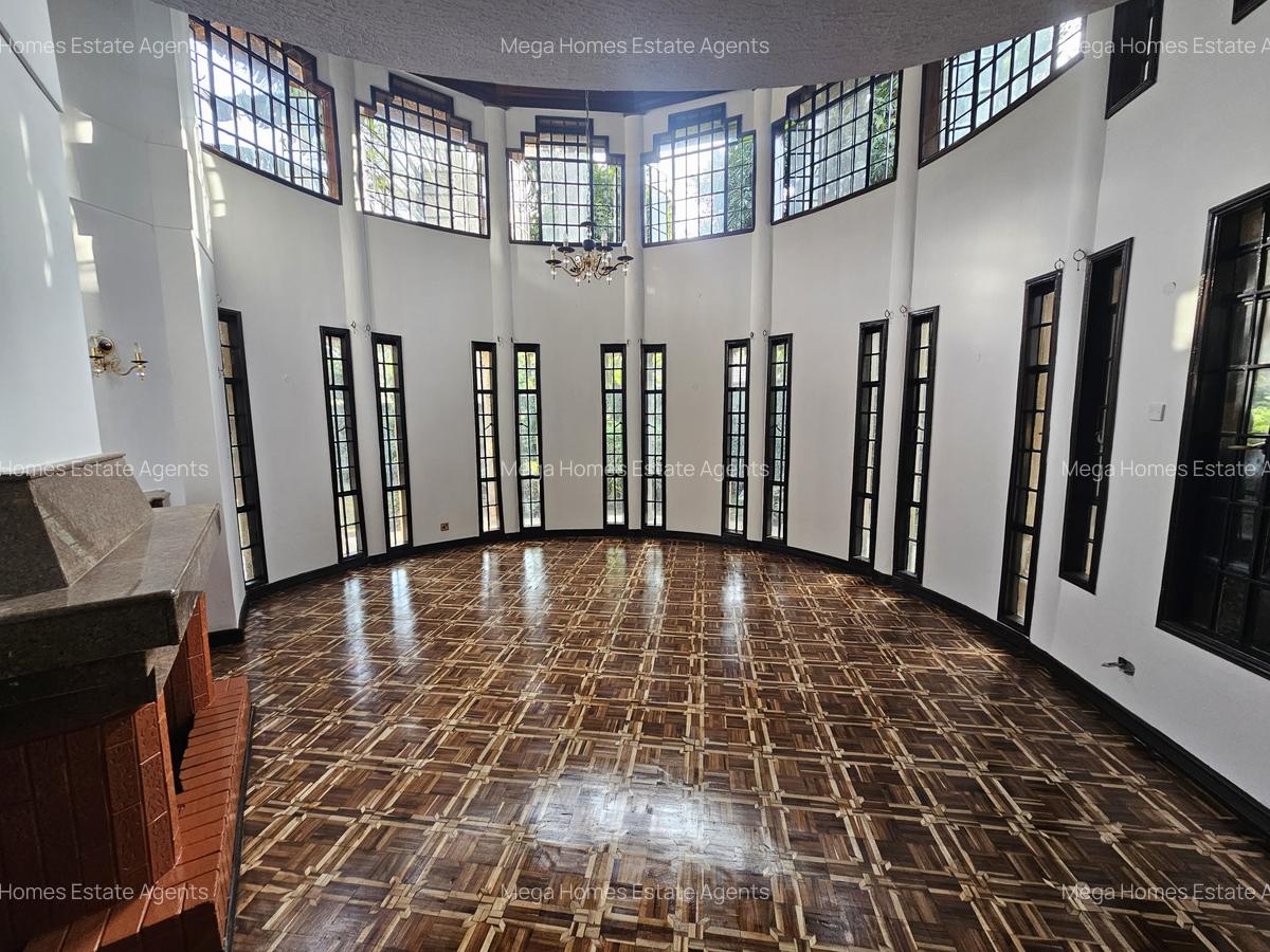 4 Bed House with En Suite in Runda - 16