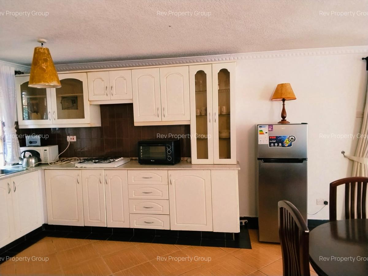 2 Bed House with En Suite in Rosslyn - 4