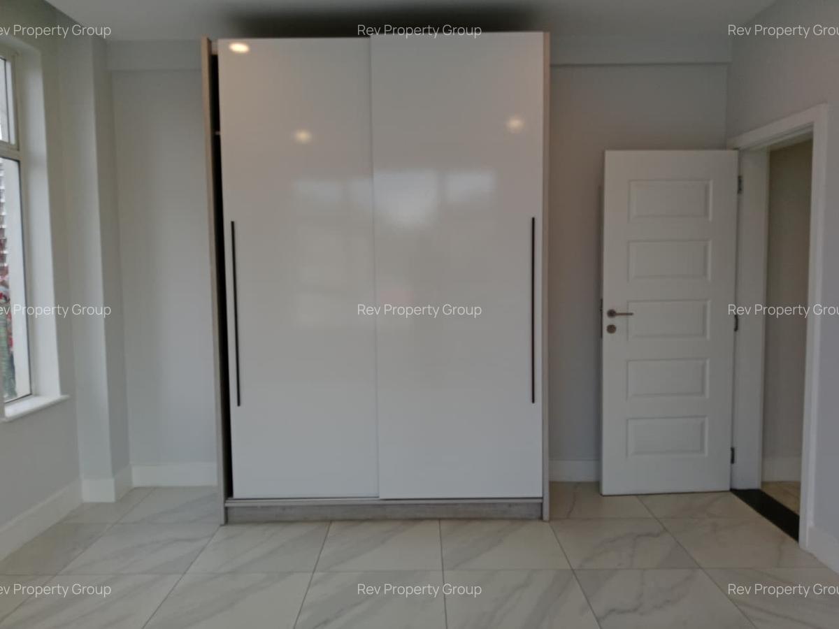 Serviced 1 Bed Apartment with En Suite in Westlands Area - 11