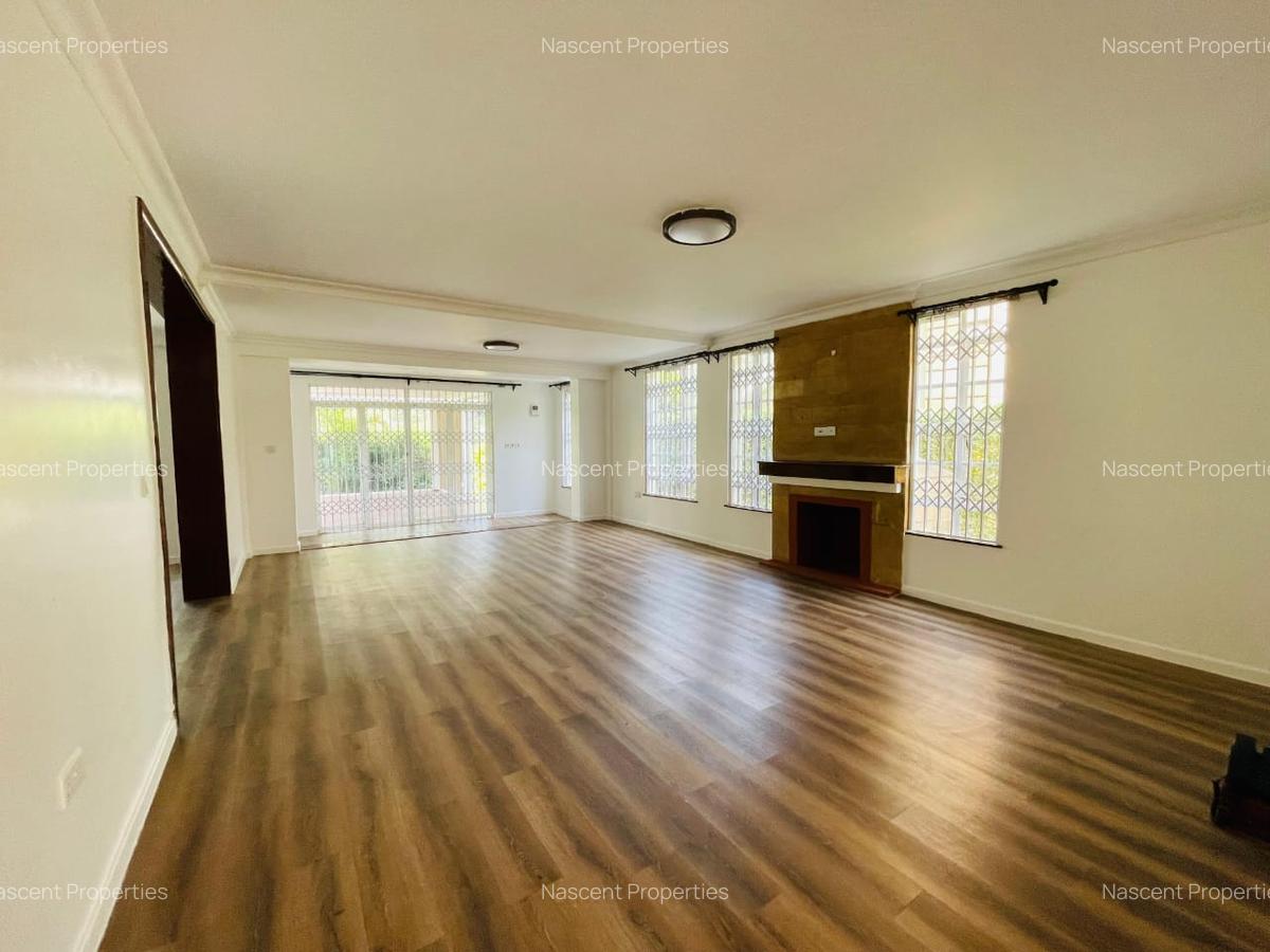 4 Bed Townhouse with En Suite in Kitisuru - 11