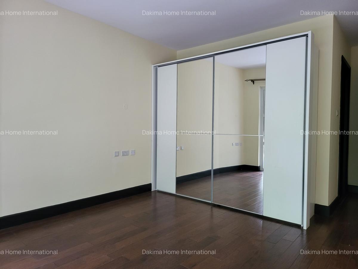 4 Bed Apartment with En Suite in General Mathenge - 12