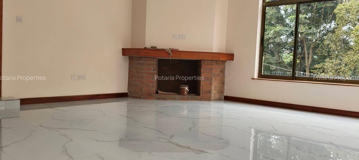 4 Bed House with En Suite in Rosslyn - 13