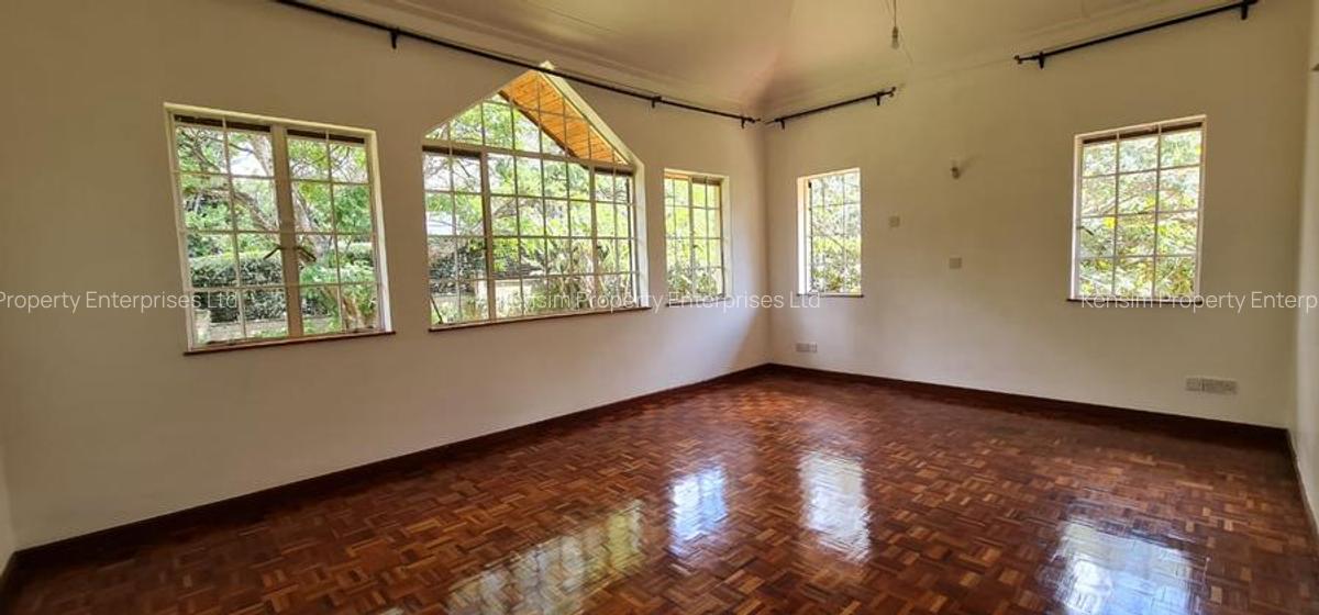 5 Bed Townhouse with En Suite in Rosslyn - 16