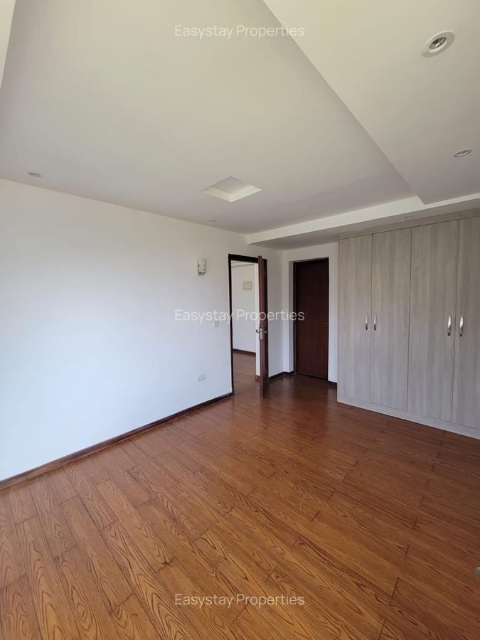 4 Bed Townhouse with En Suite in Kitisuru - 11