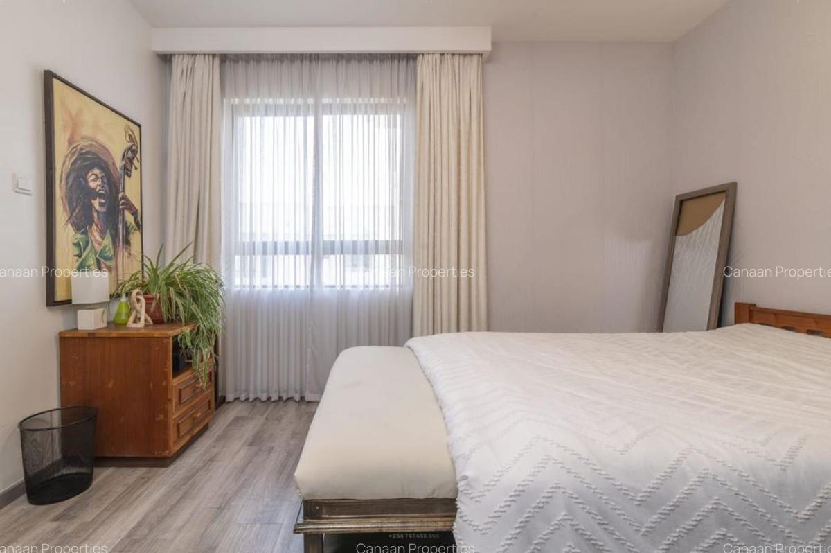 3 Bed Apartment with En Suite in Lavington - 4